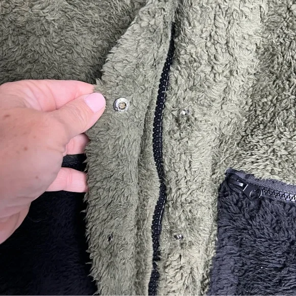 NWT Plush x Revolve Olive & Black Sherpa Zip Up Jacket with Hood - Picture 8 of 12